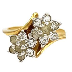Vintage Diamond Flower Gold Band Ring 18 Karat Gold